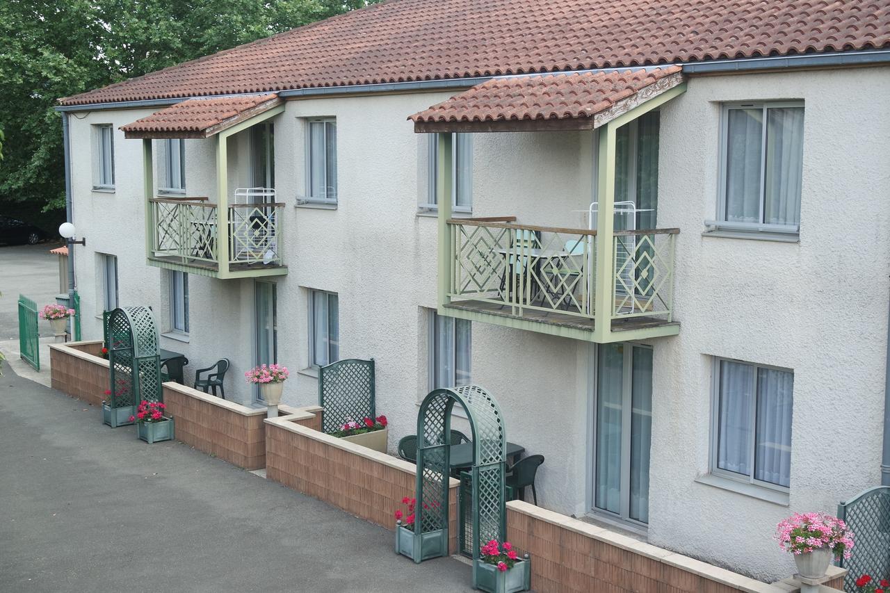 Hôtel Le Tulipier Cransac Exterior foto